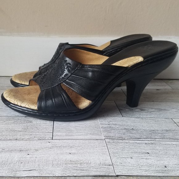 Sofft Shoes - Sofft Black Leather Heels 7N Slip On 3.5" High Heel